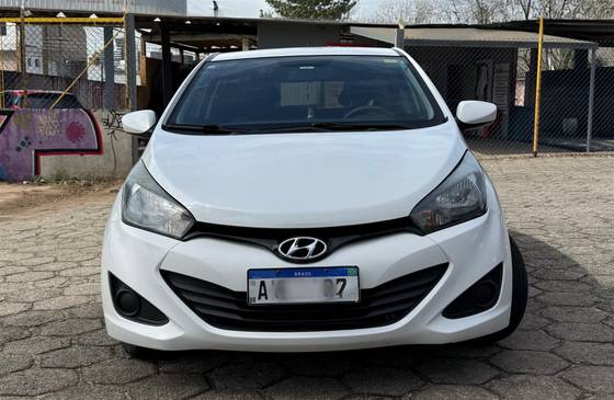 HYUNDAI HB20 1.6 COMFORT 16V FLEX 4P MANUAL HYUNDAI HB20 1.6 COMFORT 16V FLEX 4P MANUAL